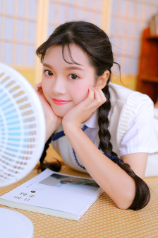 摇曳露营第二季13集怎么没了